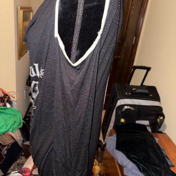 Salvage Black and gray trim, Chain Detail Top - Picture 2 of 4